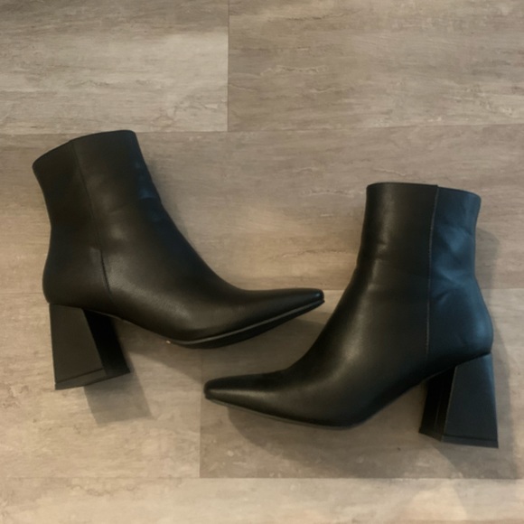 Billini Austin Bootie - Picture 3 of 8